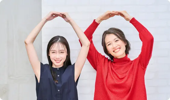 両手で丸をつくる女性2人のイメージ